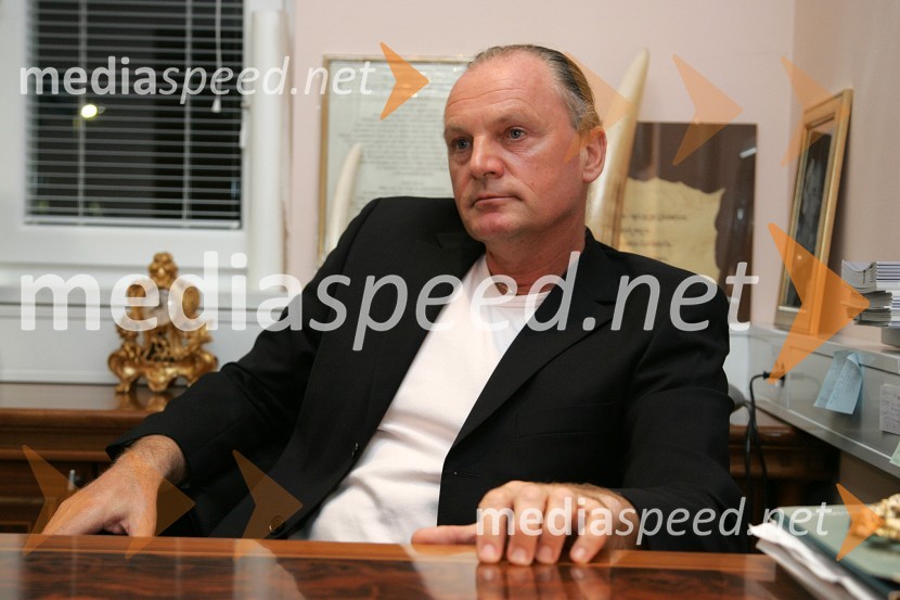 Dr. Marjan Fabjan, lepotni kirurgDr. Marjan Fabjan, lepotni kirurg