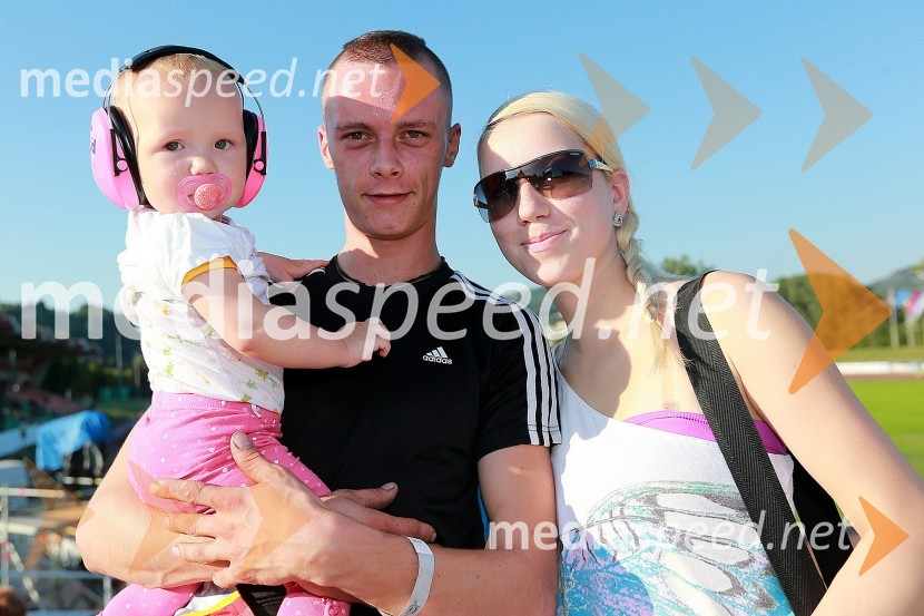 Aleksander Čonda z družinoSpeedway Grand Prix, po treningu za VN Slovenije
