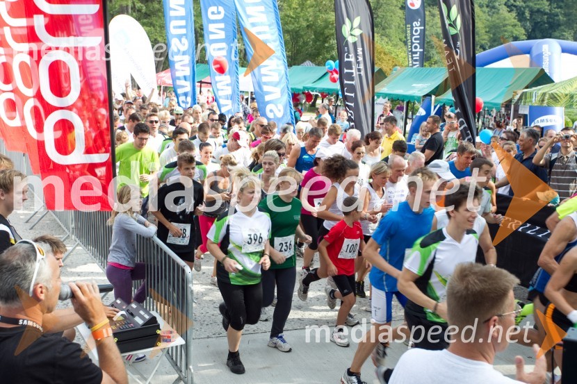 Tekači15. Tek okrog jezera