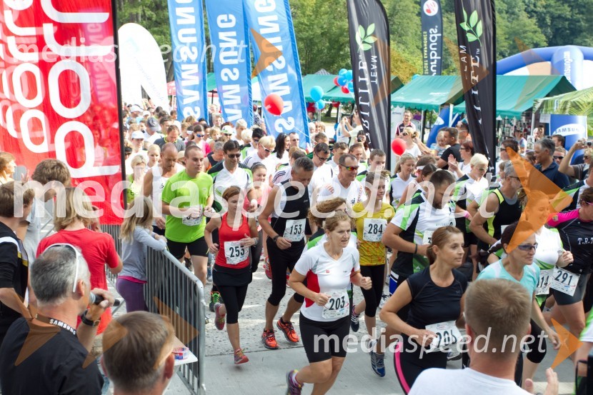 Tekači15. Tek okrog jezera