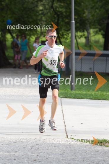 Matej Zajc15. Tek okrog jezera