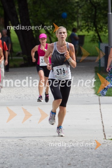 Andreja Comino15. Tek okrog jezera