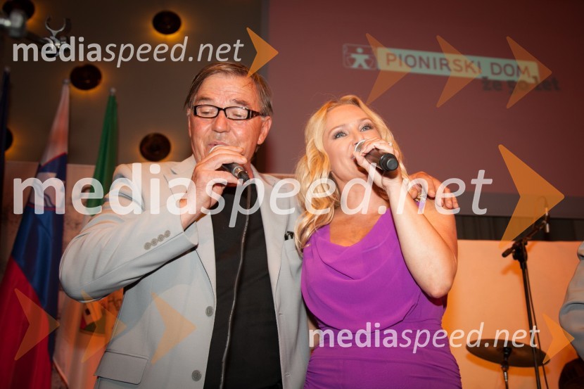 ...; Nuša Derenda, pevka50 let Pionirskega doma Ljubljana