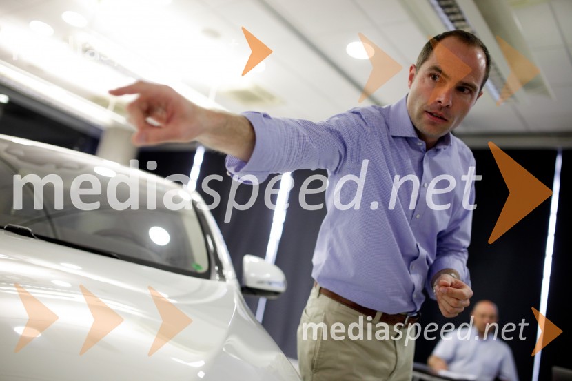 Robert Lešnik, oblikovalec pri Mercedes BenzMercedes Benz S, slovenska predstavitev