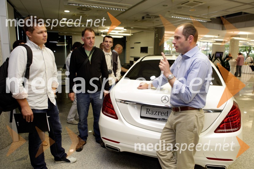 ...; ...; Robert Lešnik, oblikovalec pri Mercedes BenzMercedes Benz S, slovenska predstavitev