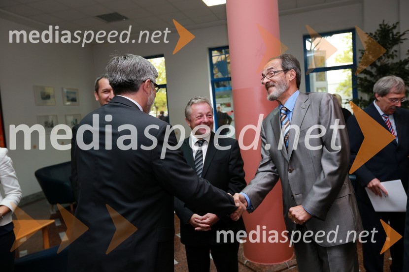 Roman Jakič, minister za obrambo; Pavel Sedovnik, v.d. generalnega sekretarja OZS46. MOS  - Celjski sejem, otvoritev