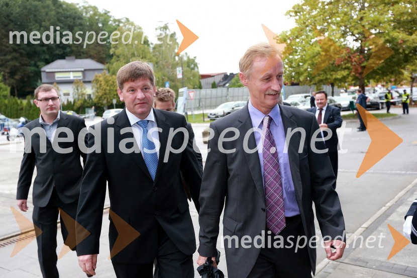 Franc Bogovič, predsednik stranke SLS; Mihael Prevc, poslanec SLS46. MOS  - Celjski sejem, otvoritev