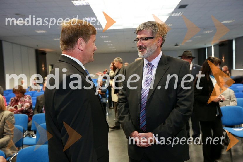 Franc Bogovič, predsednik stranke SLS; Roman Jakič, minister za obrambo46. MOS  - Celjski sejem, otvoritev