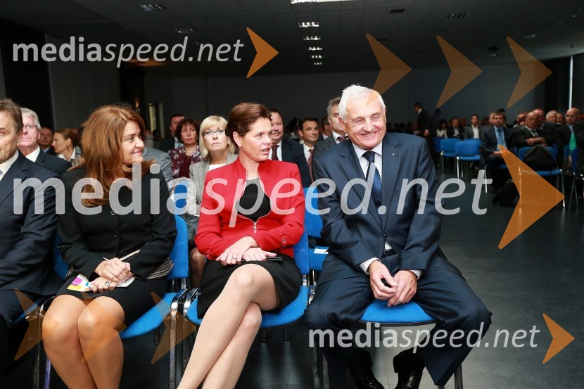 Breda Obrez Preskar, izvršna direktorica Celjski sejem d.d.; Alenka Bratušek, predsednica vlade Republike Slovenije; mag. Franc Pangerl, predsednik upravnega odbora Celjski sejem d.d.46. MOS  - Celjski sejem, otvoritev