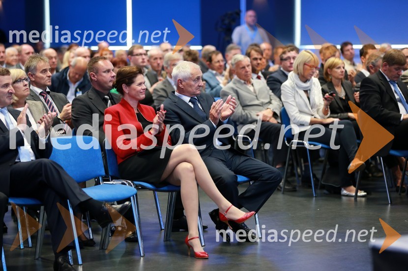 Alenka Bratušek, predsednica vlade Republike Slovenije; mag. Franc Pangerl, predsednik upravnega odbora Celjski sejem d.d.46. MOS  - Celjski sejem, otvoritev