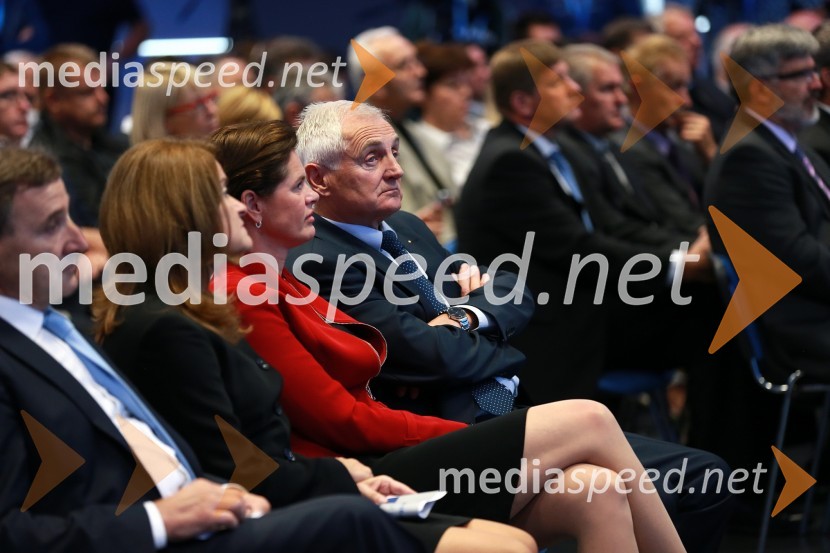 Breda Obrez Preskar, izvršna direktorica Celjski sejem d.d.; Alenka Bratušek, predsednica vlade Republike Slovenije; mag. Franc Pangerl, predsednik upravnega odbora Celjski sejem d.d.46. MOS  - Celjski sejem, otvoritev