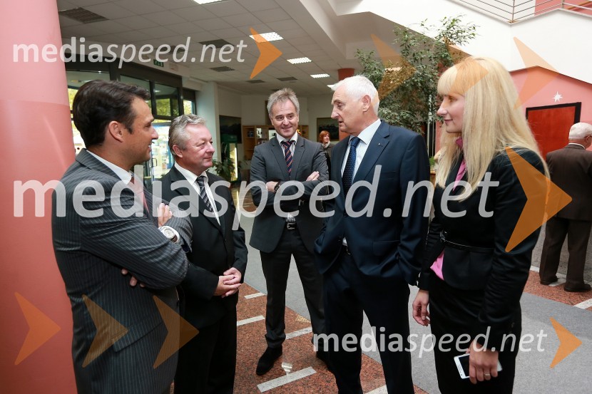 Danilo Ferjančič, generalni direktor Porsche Slovenija d.o.o.; mag. Stanko Stepišnik, minister za gospodarski razvoj in tehnologijo; ...; mag. Franc Pangerl, predsednik upravnega odbora Celjski sejem d.d.; Nina Ermenc Pangerl46. MOS  - Celjski sejem, otvoritev