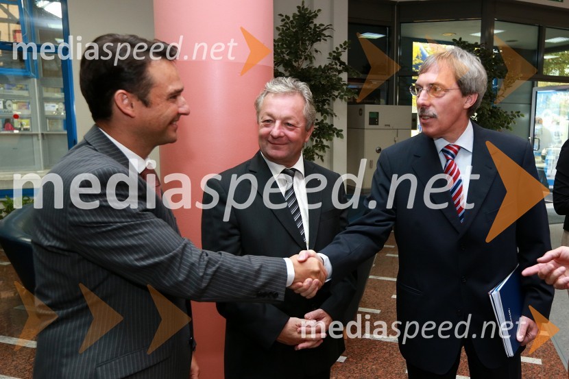 Danilo Ferjančič, generalni direktor Porsche Slovenija d.o.o.; mag. Stanko Stepišnik, minister za gospodarski razvoj in tehnologijo; Sibil Svilan, predsednik uprave SID Banka d.d.46. MOS  - Celjski sejem, otvoritev