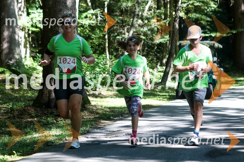 Alenka Šenk Erpič; Neža Erpič, Matic Erpič (1024)Triglav tek 2013