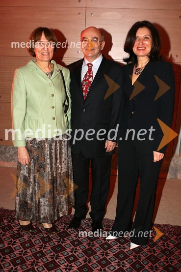 Jana Kramberger, finančna direktorica Cankarjevega doma, Mitja Rotovnik, direktor Cankarjevega doma in Breda Pečovnik, direktorica kongresnega oddelka Cankarjevega domaVečer pokroviteljev v Cankarjevem domu