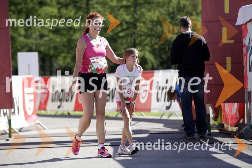 Mateja Sušnik; Tjaša Sušnik, 2. mesto v družinskem teku na 3,3kmTriglav tek 2013