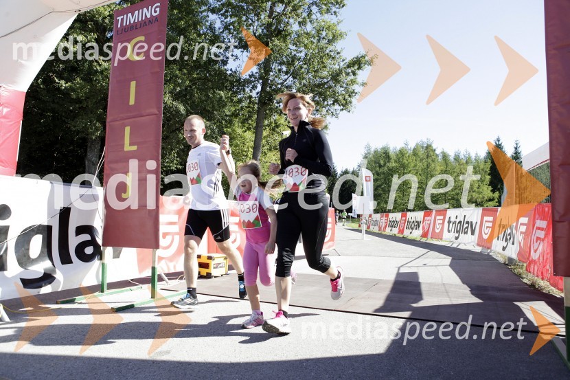 Damjan Robar; Hana Robar; Katarina Robar (1030)Triglav tek 2013