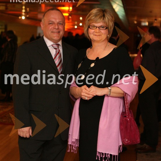 Laura Černelč Ponikvar, vodja službe za odnose z javnostmi podjetja Avto Triglav d.o.o. z možemVečer pokroviteljev v Cankarjevem domu