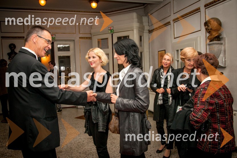 Igor Samobor, direktor Drama SNG Ljubljana; Eva Mahkovic; Petra Pogorevc, dramaturginji MGLBoris, Milena, Radko, premiera predstave v SNG Drama Ljubljana