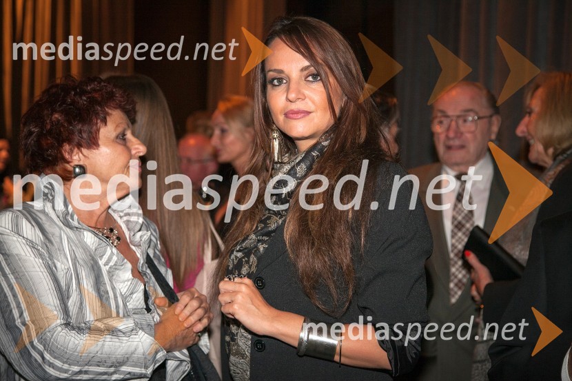 Oriana GIrotto, voditeljicaBoris, Milena, Radko, premiera predstave v SNG Drama Ljubljana
