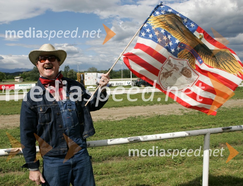 Glasbenik Tomaž DomiceljLady piknik