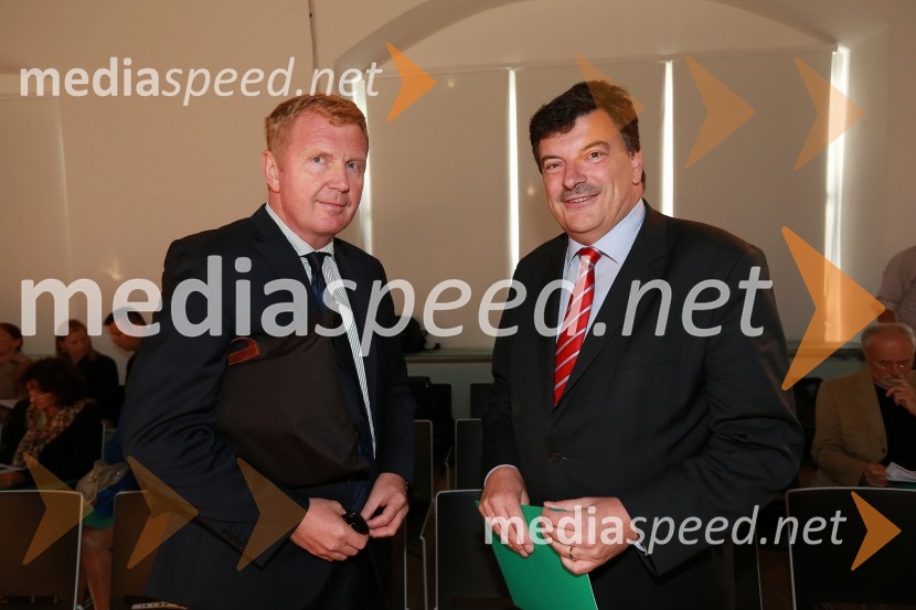 Mag. Miran Gajšek, predsednik Odbora za infrastrukturo, okolje in prostor Ljubljanske ubrane regije; dr. Peter Verlič, predsednik Koordinacijskega odbora za javni promet Ljubljanske urbane regijeTrajnostna mobilnost v Ljubljanski urbani regiji, okrogla miza