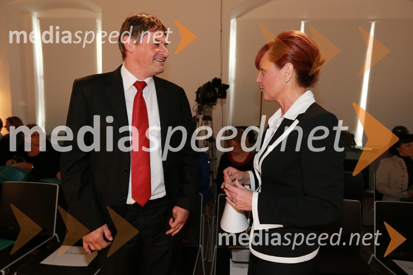 Mag. Bojan Babič, državni sekretar na Ministrstvu za infrastrukturo in prostor; mag. Lilijana Madjar, direktorica RRA LURTrajnostna mobilnost v Ljubljanski urbani regiji, okrogla miza