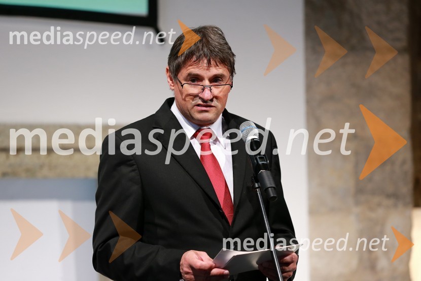 Mag. Bojan Babič, državni sekretar na Ministrstvu za infrastrukturo in prostorTrajnostna mobilnost v Ljubljanski urbani regiji, okrogla miza