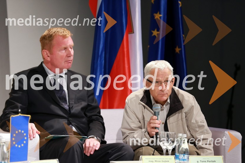 Mag. Miran Gajšek, predsednik Odbora za infrastrukturo, okolje in 
prostor Ljubljanske ubrane regije; Tone Peršak, župan občine TrzinTrajnostna mobilnost v Ljubljanski urbani regiji, okrogla miza