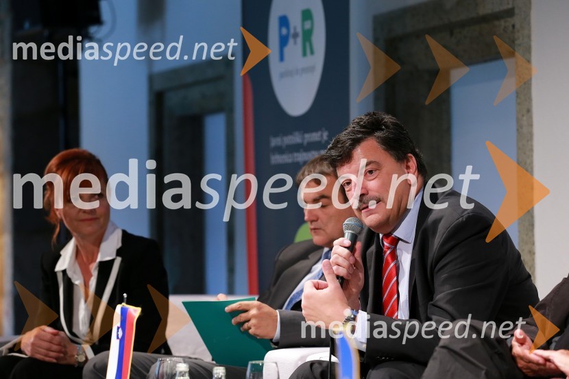 Dr. Peter Verlič, predsednik Koordinacijskega odbora za javni promet Ljubljanske urbane regijeTrajnostna mobilnost v Ljubljanski urbani regiji, okrogla miza