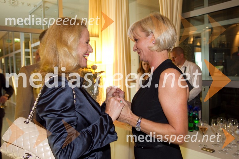 Rossella Franchini Sherifis, veleposlanica Italije v Sloveniji; Sonja Poljanšek - Škrabec, lastnica Welness centra SunnyZabava ob obletnici Sunny Studio