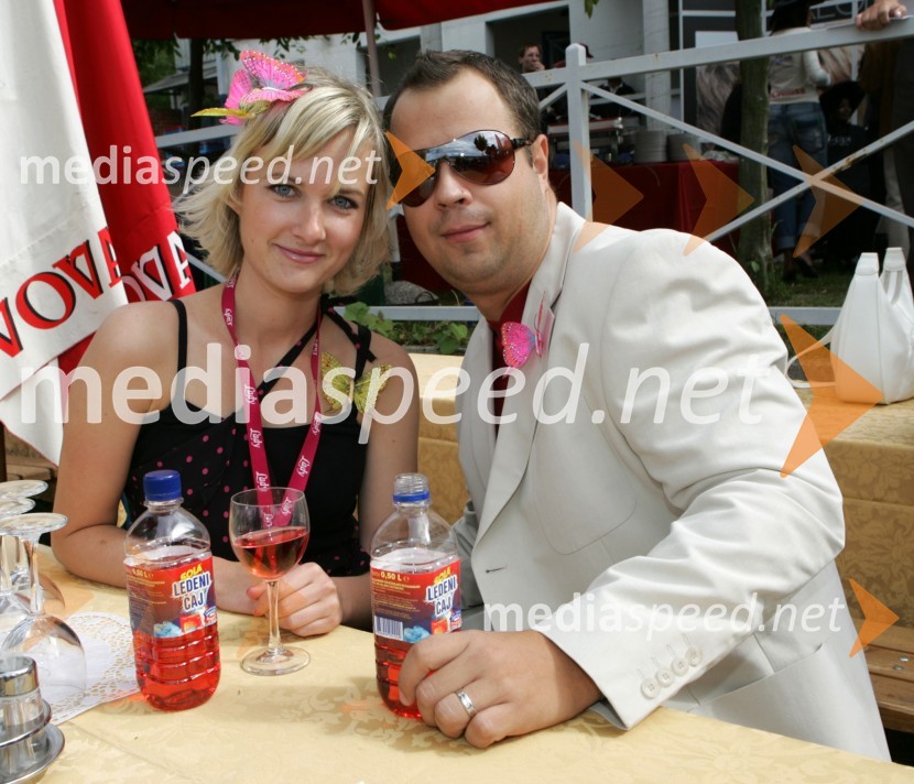 Mark Žitnik s spremljevalkoLady piknik