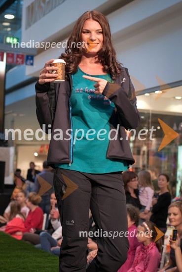 ManekenkaJesenska modna revija v Cityparku