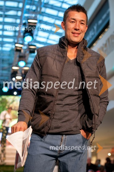 Taiji Tokuhisha, manekenJesenska modna revija v Cityparku