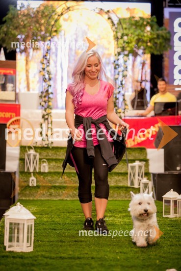 Alya, pevkaJesenska modna revija v Cityparku