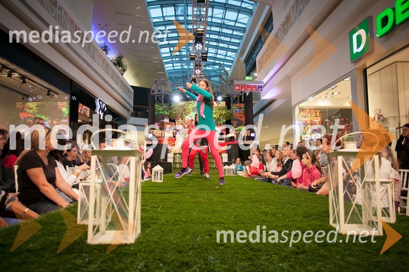 Nastop mladih manekenovJesenska modna revija v Cityparku