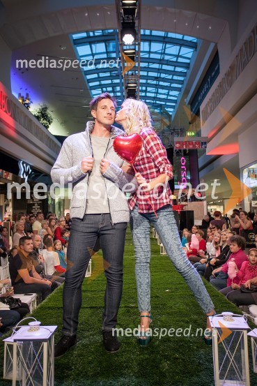 Maneken in manekenkaJesenska modna revija v Cityparku