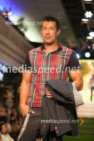 Taiji Tokuhisha, manekenJesenska modna revija v Cityparku