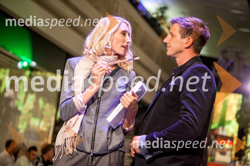 Manekenka in manekenJesenska modna revija v Cityparku