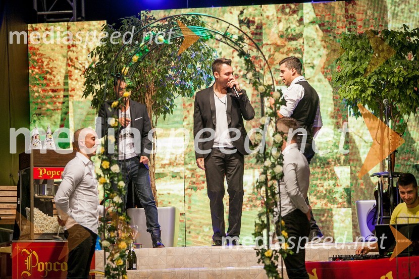 Nastop skupine Game OverJesenska modna revija v Cityparku