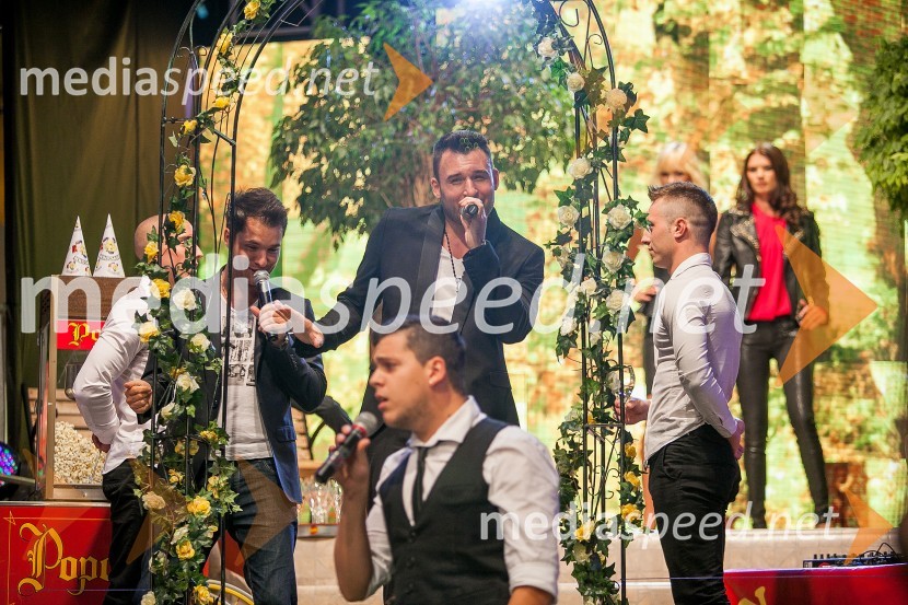 Nastop skupine Game OverJesenska modna revija v Cityparku