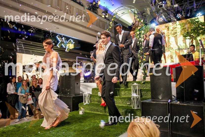 Manekenke in manekeniJesenska modna revija v Cityparku