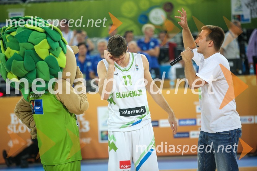 Maskota Eurobasket - Lipko;&nbsp;Goran Dragić, košarkar;&nbsp;Gašper Papež, voditeljEurobasket 2013, Slovenija - Ukrajina