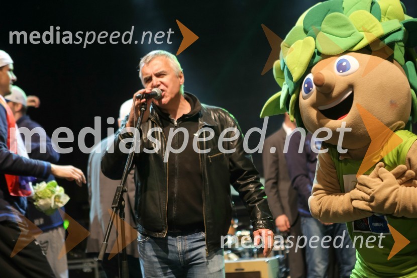 Zoran Predin, pevec; maskota Eurobasket - LipkoEurobasket 2013, Slovenija - Ukrajina