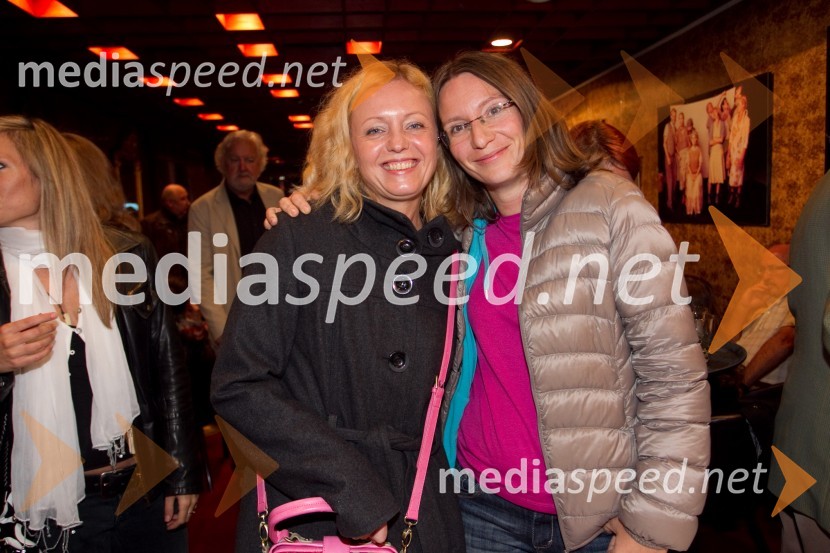 mag. Tina Kosi, upravnica SLG Celje; sestrična Julija PirnatPraznovanje, premiera predstave PG Kranj