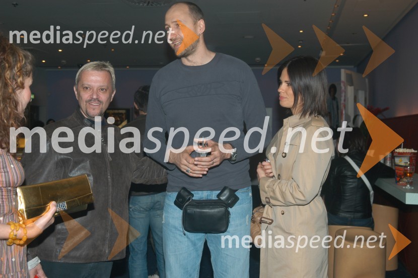 Emir Hadžihafisbegović, igralec in Radja s soprogoPremiera filma Armin v Cinestaru