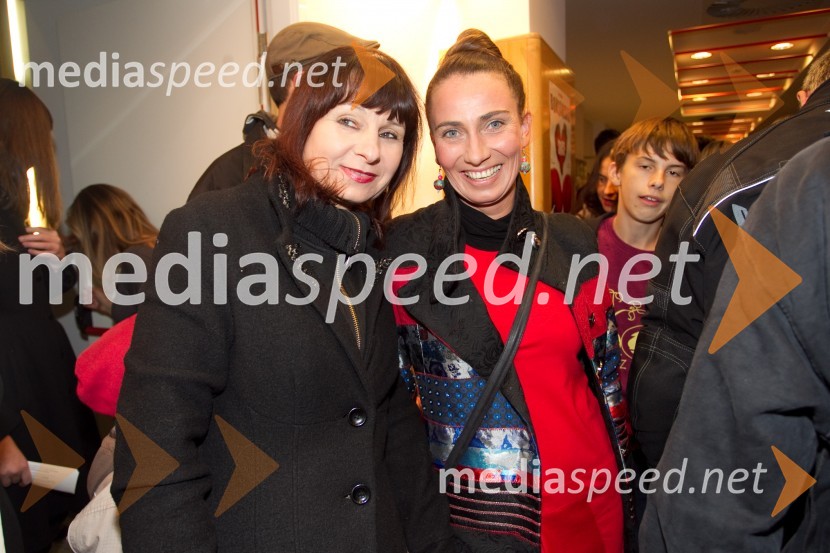 Violeta Tomič, igralka; Alenka Tetičkovič, igralkaPazi, Pika!, premiera predstave LGL