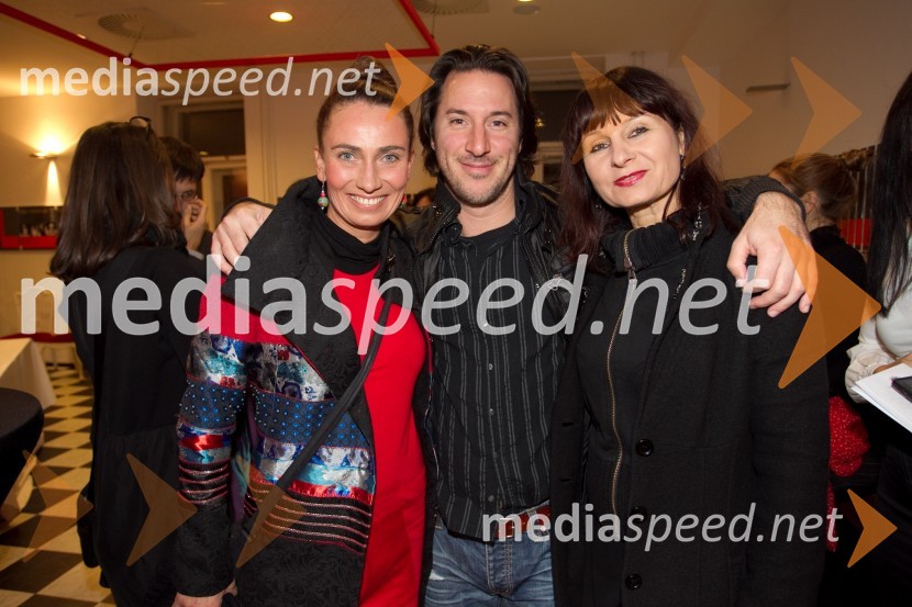 Alenka Tetičkovič, igralka; Jan Bučar, igralec; Violeta Tomič, igralkaPazi, Pika!, premiera predstave LGL