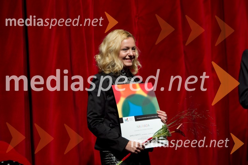 Mag. Tina Kosi, upravnica SLG CeljePazi, Pika!, premiera predstave LGL