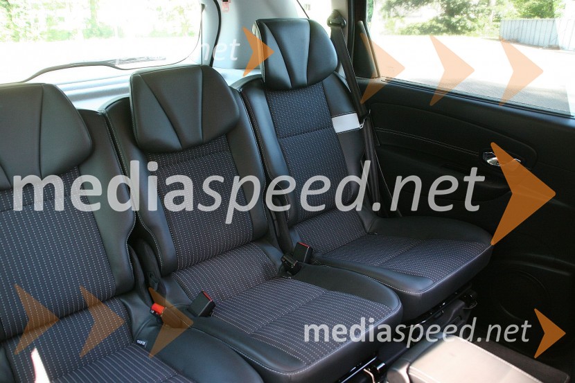 zadnji trije sedejo ločeno in udobnoRenault Scenic 1.5 dCi 110 Energy Dynamique, mediaspeed test